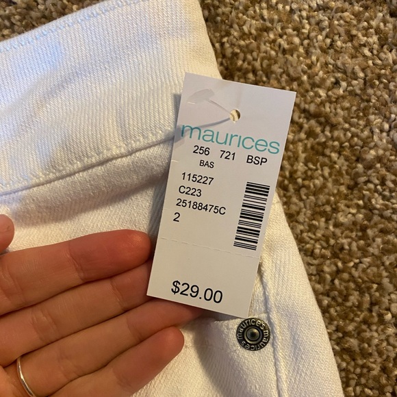 High Rise White Shorts - Picture 5 of 7